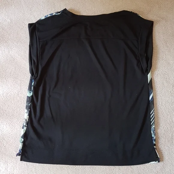 Jess Sheer Front Panel Patterned Top - Picture 3 of 7